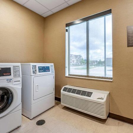 Comfort Suites Columbus Airport Bagian luar foto