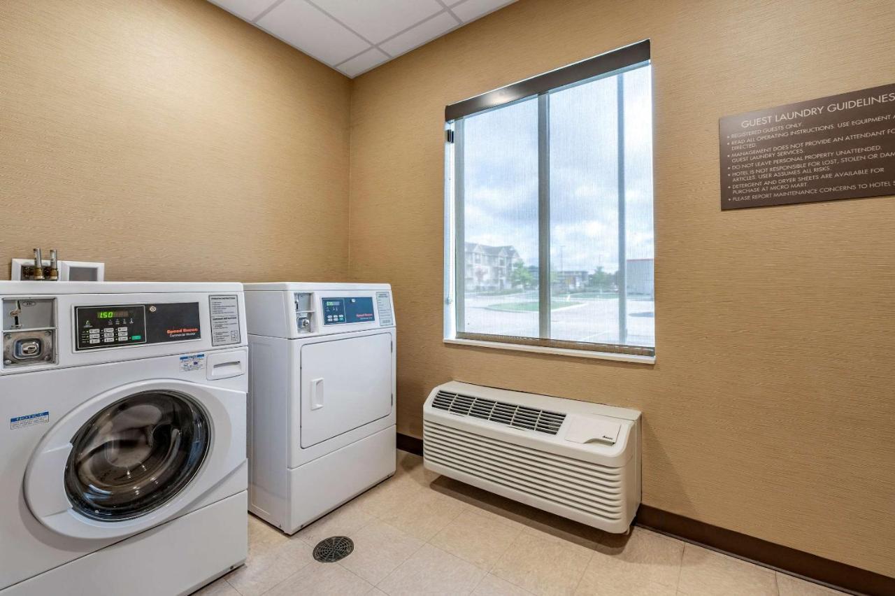 Comfort Suites Columbus Airport Bagian luar foto