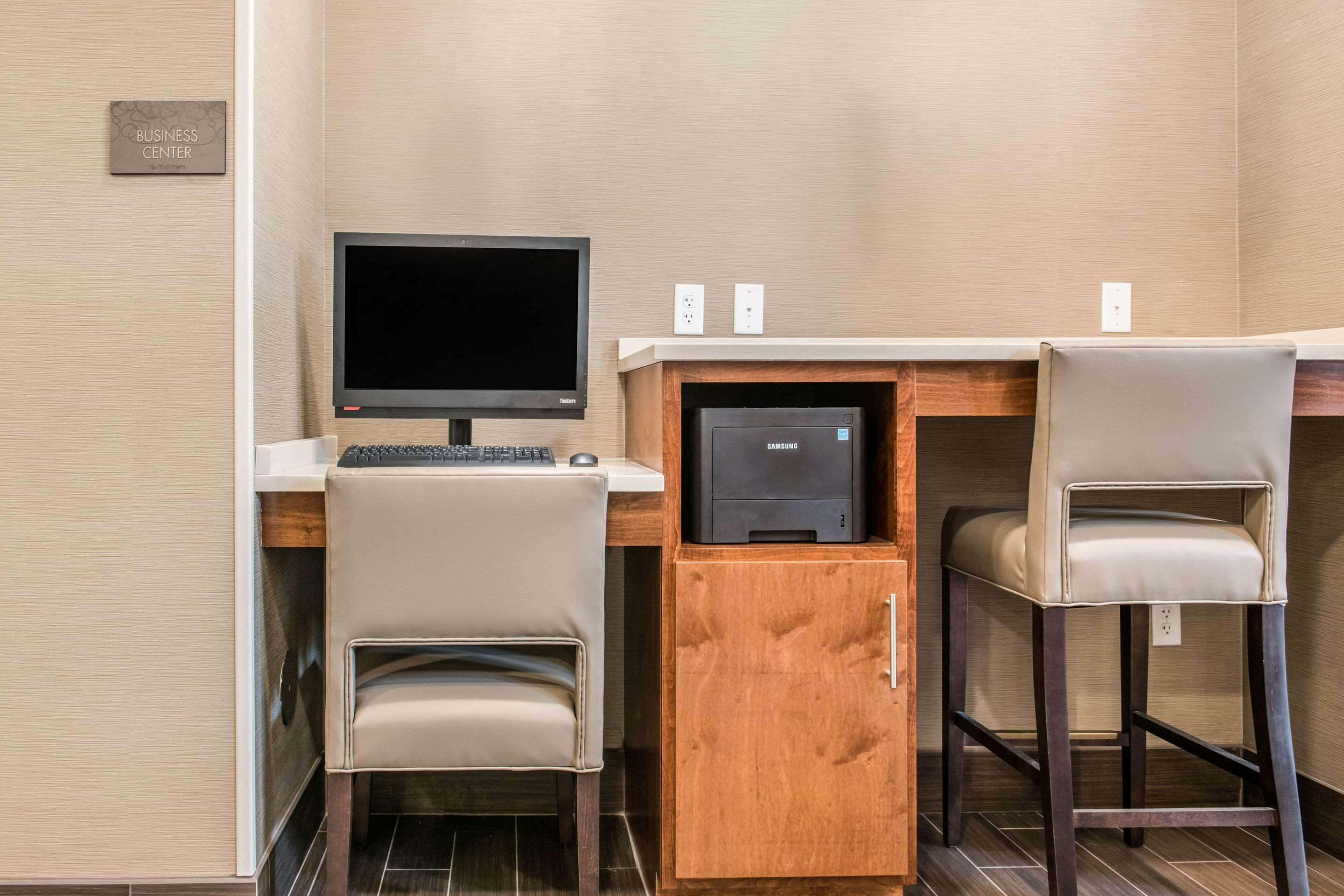 Comfort Suites Columbus Airport Bagian luar foto