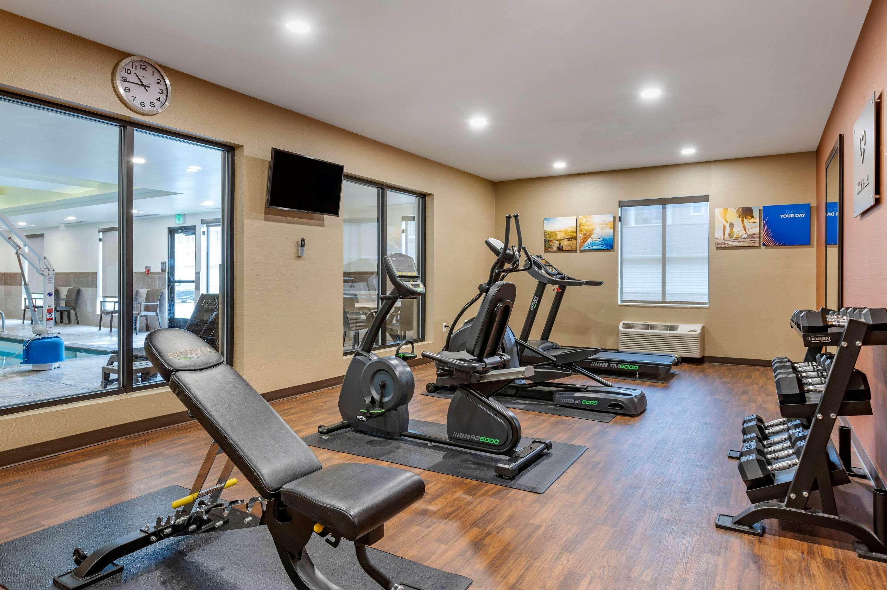 Comfort Suites Columbus Airport Bagian luar foto