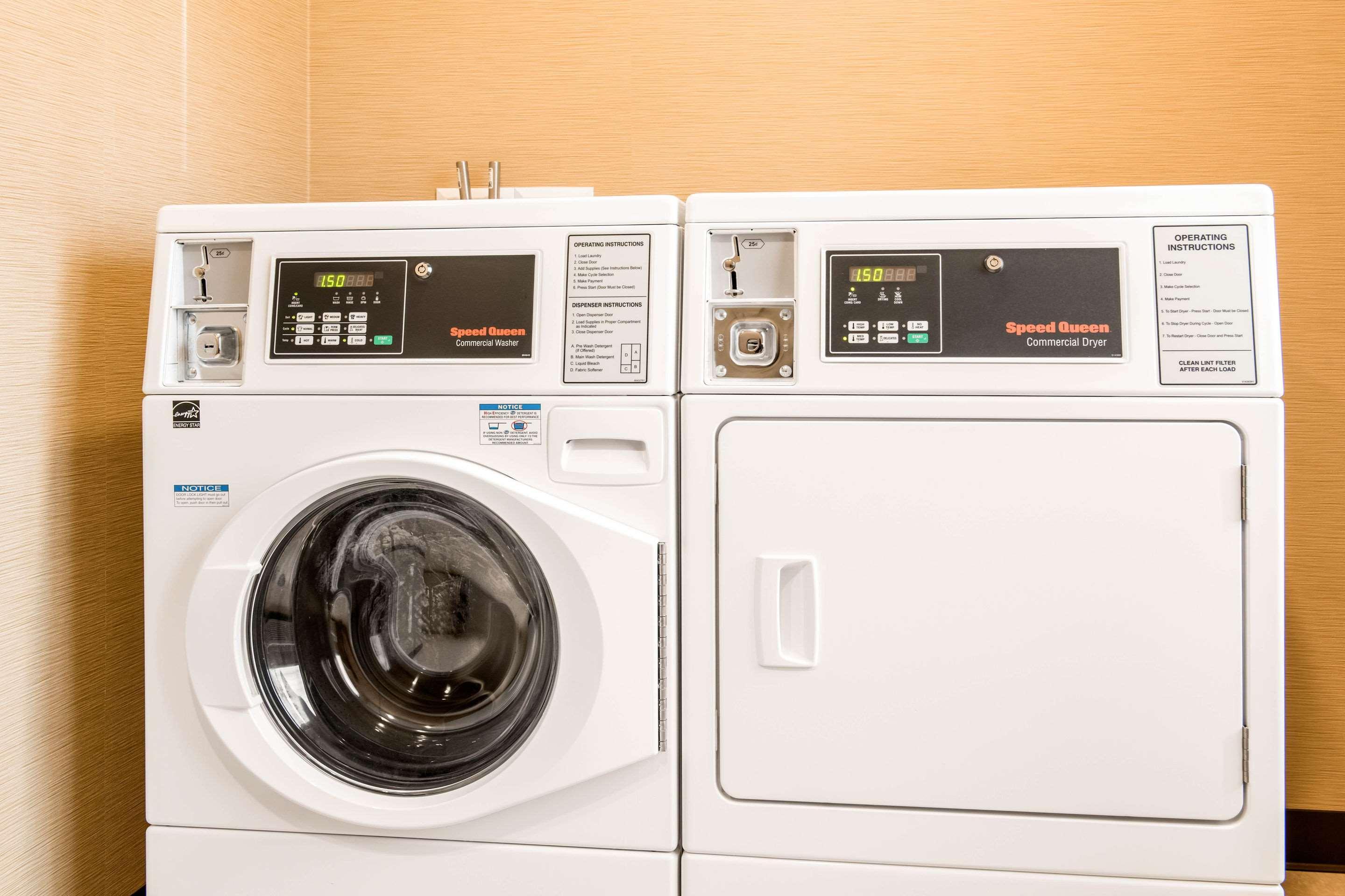 Comfort Suites Columbus Airport Bagian luar foto