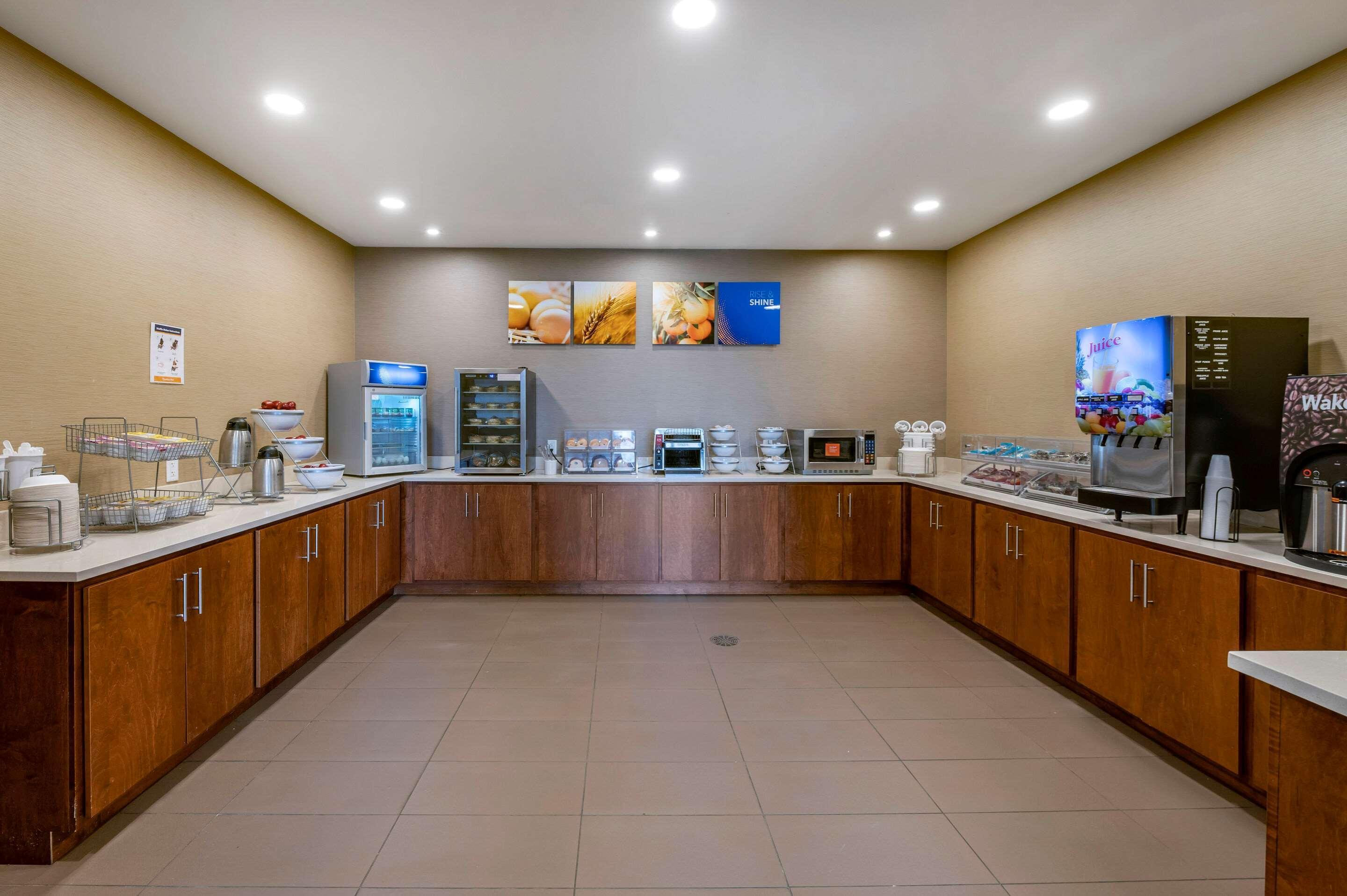 Comfort Suites Columbus Airport Bagian luar foto