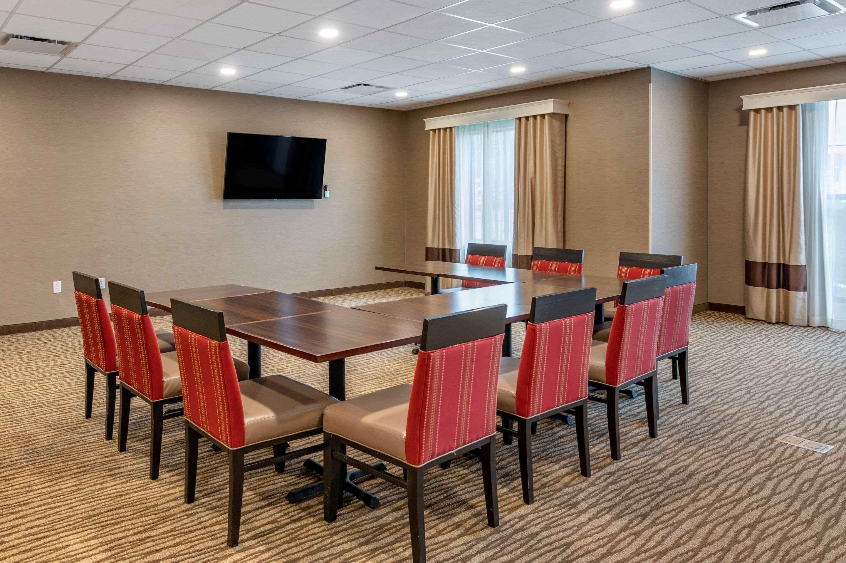 Comfort Suites Columbus Airport Bagian luar foto
